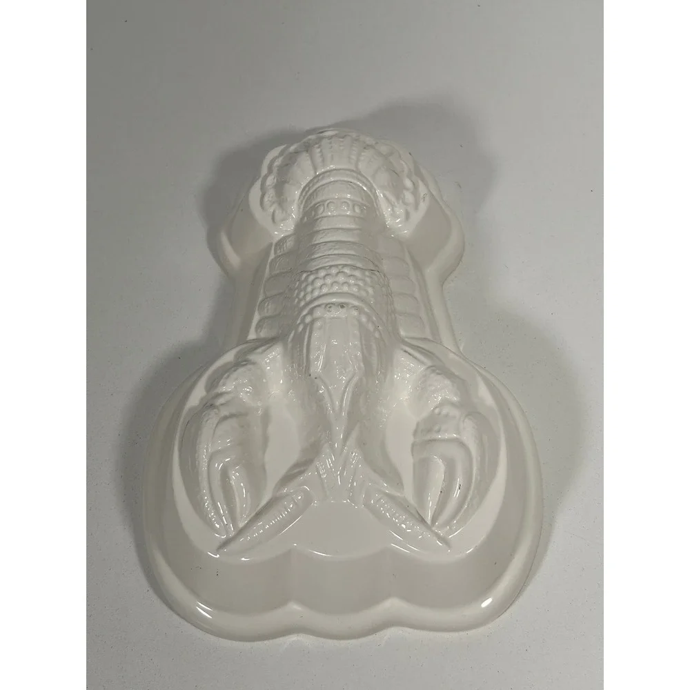 Vintage White Ceramic Lobster Mold Wall Decor Coastal Nautical Kitchen 10.5in